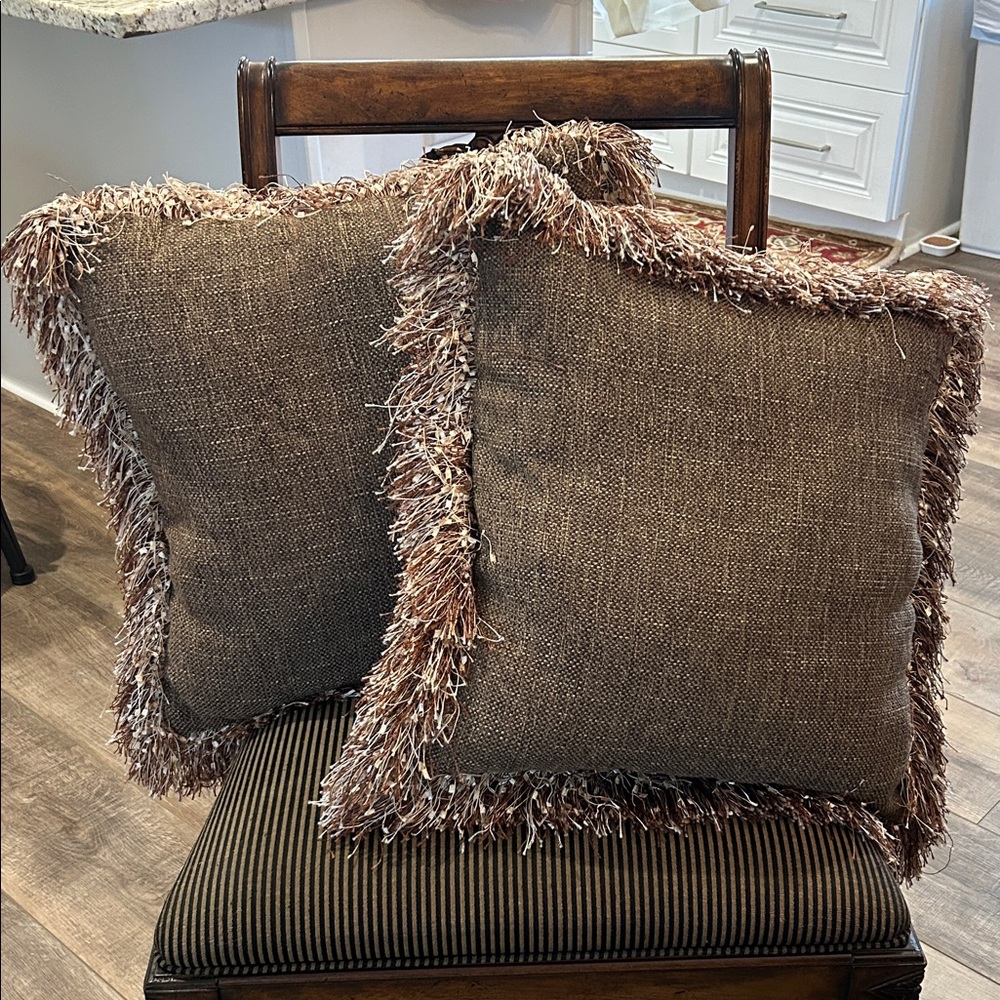 Pier 1 Brown Tweed Like Fabric Fringed Throw Pillows Like New Kept in Plastic